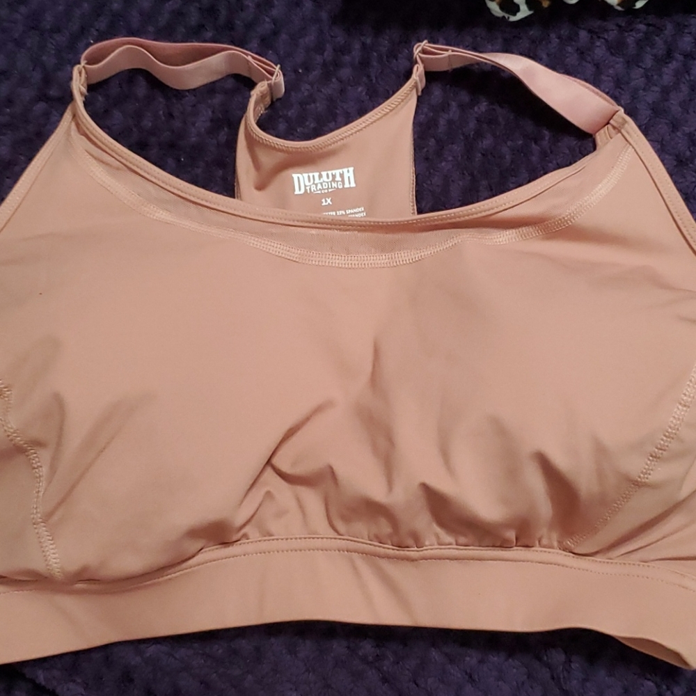 NWOT Duluth Trading sports bra